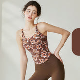 A bare-feeling high-strength shock-absorbing skinny suspender floral bra