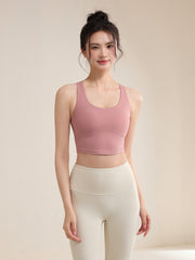 Shockproof sports bra with wide shoulder straps