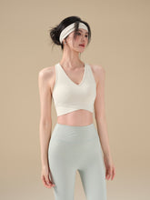 Color-block Criss-cross Hem Racerback Sports Bra/Tank Top