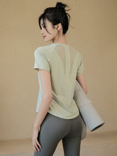 Quick-dry mesh yoga t-shirt