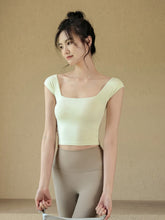 Sports short sleeves with chest pads