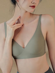 A sexy and seamless bra with no underwire