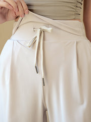 Loose high-waisted cropped pants