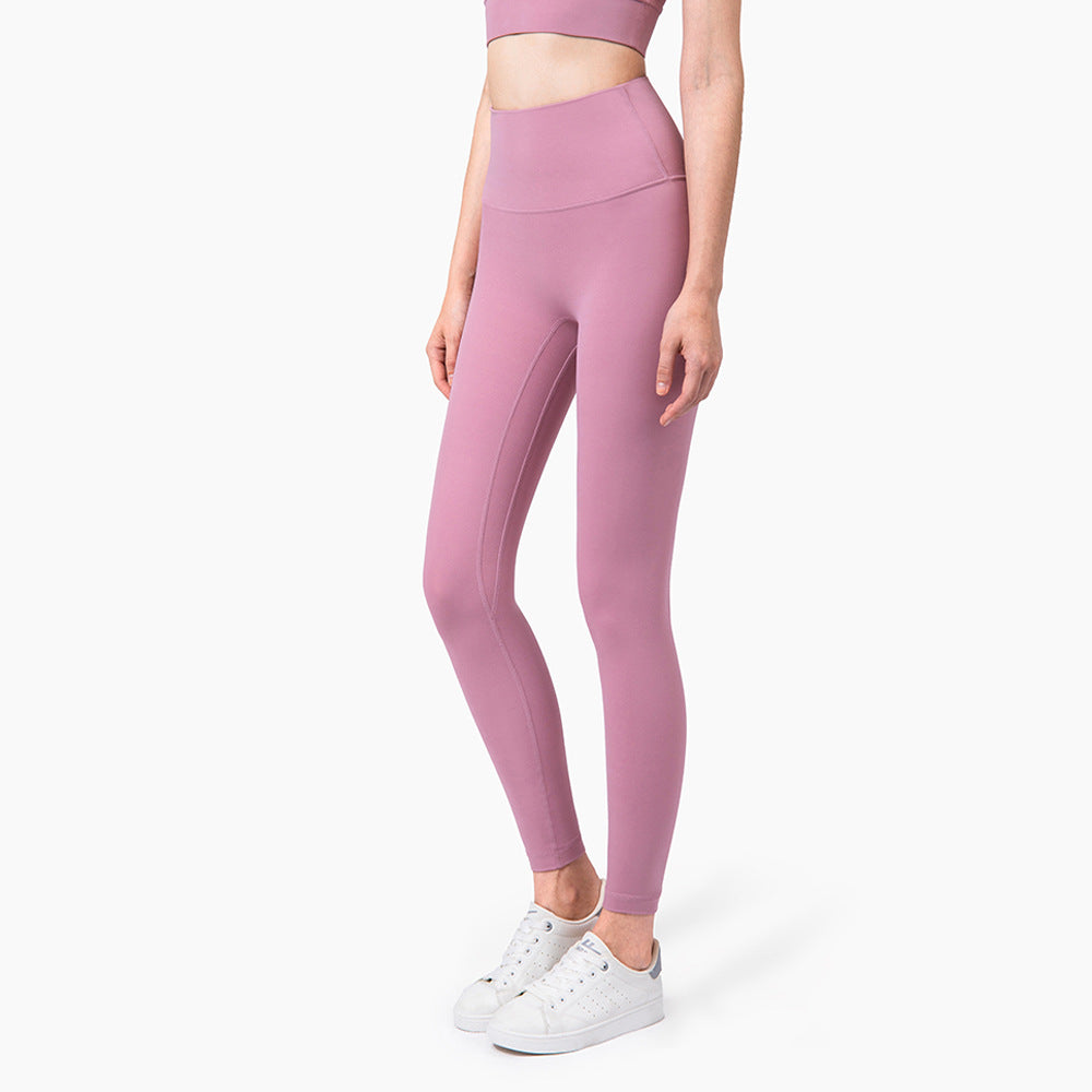 Cropped pants are worn outside the anti-roll edges