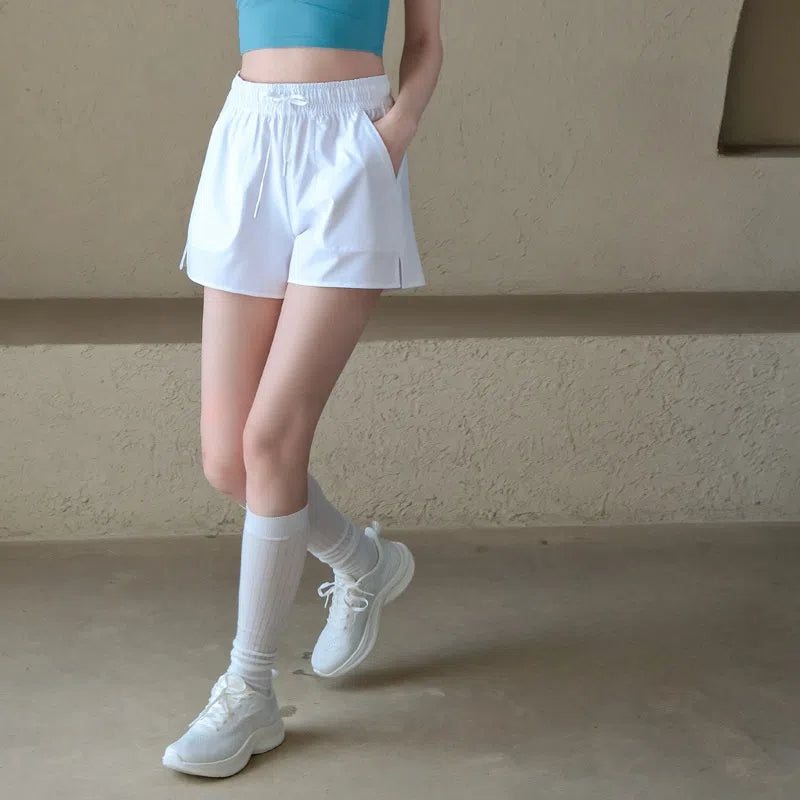 Loose and slim casual breathable sports shorts