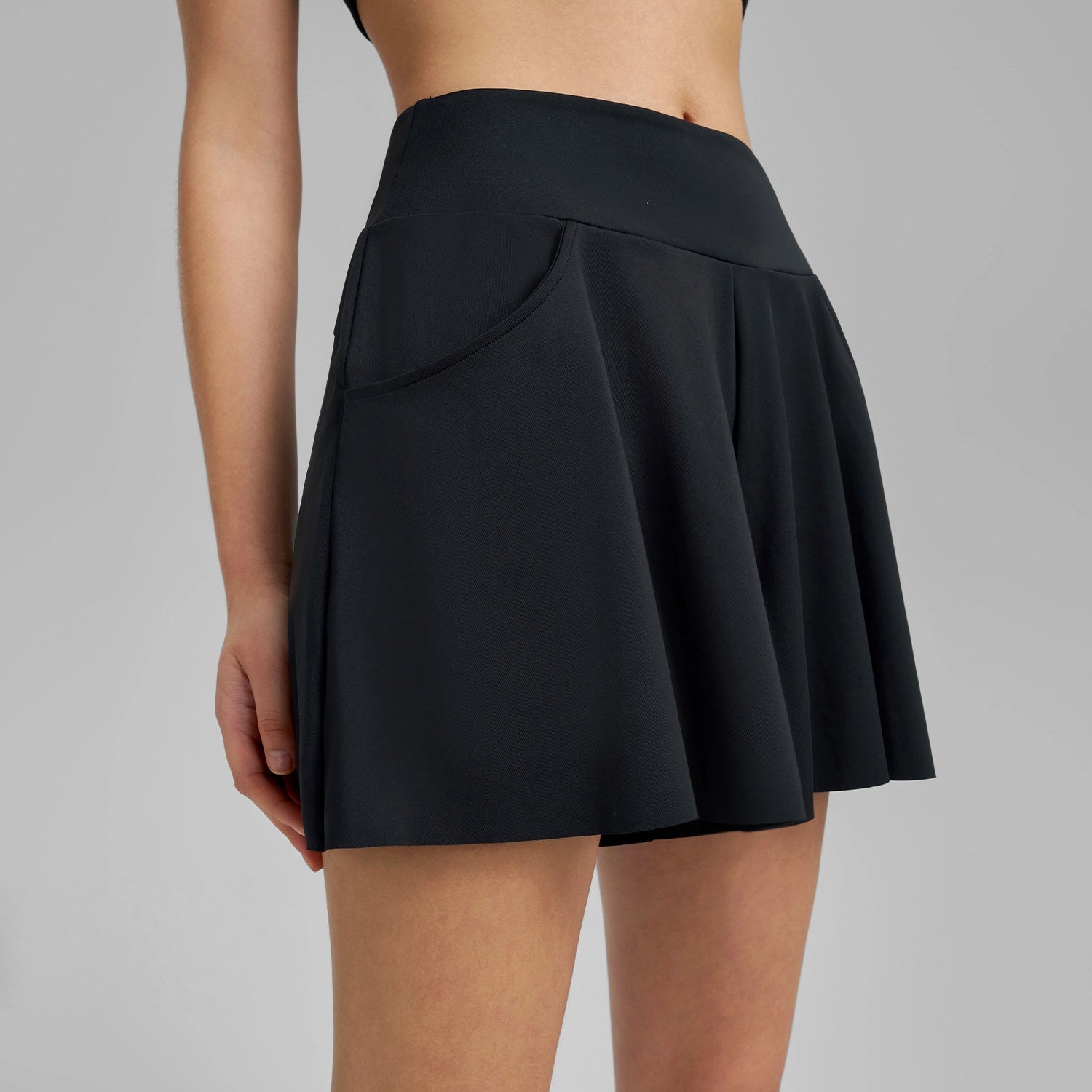 Fake two anti-light pocket shorts