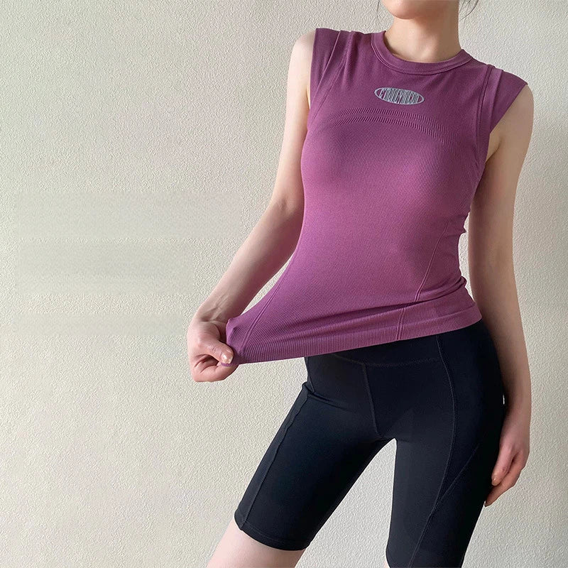 Sports vest with chest pad shockproof and convergence of accessory breasts