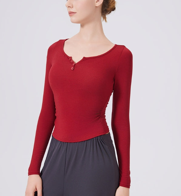Slim and comfortable yoga clothes with long sleeves