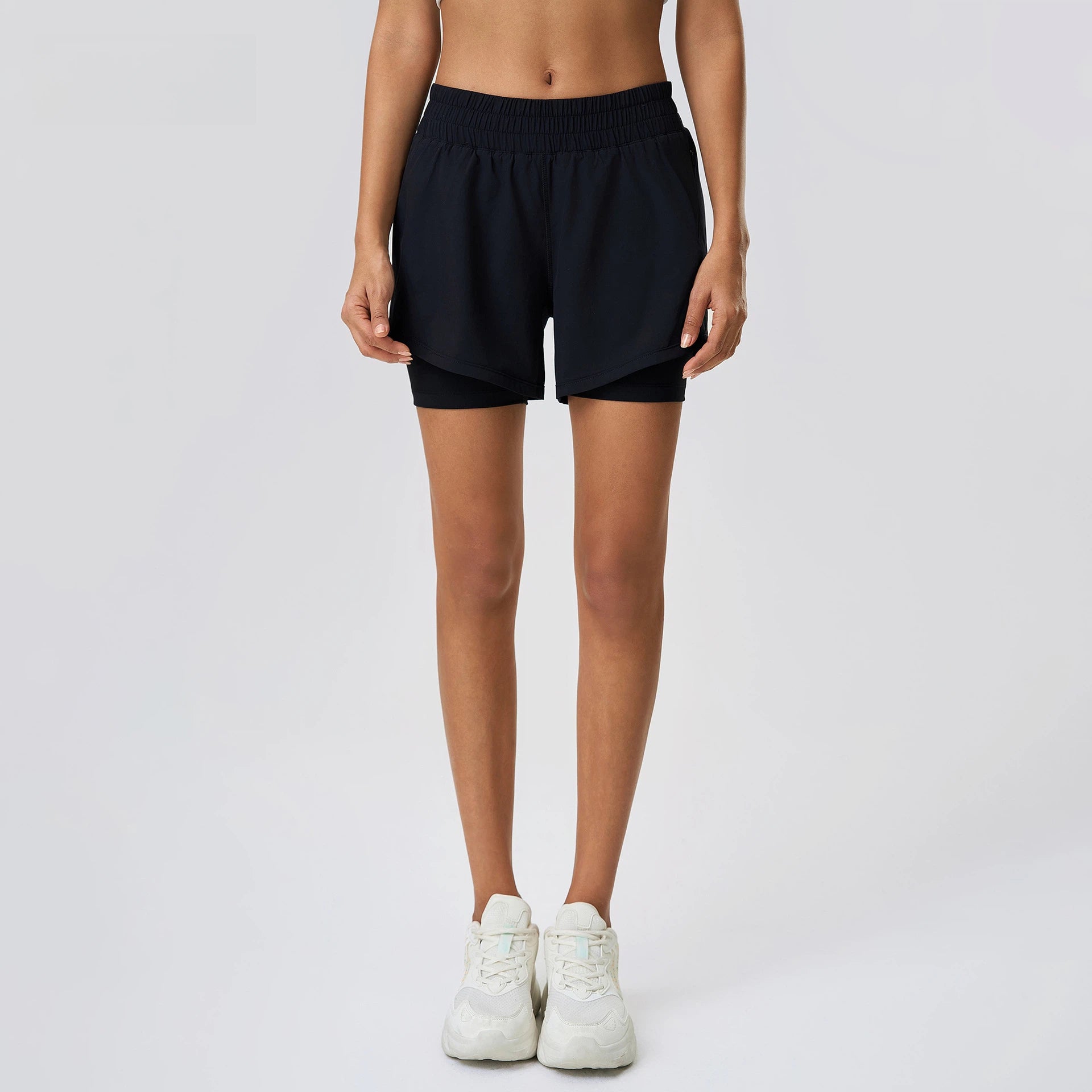 Quick-drying drawstring hip-covering sports shorts
