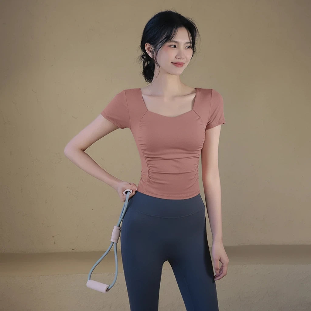 Slimming fitness t-shirt with chest pads