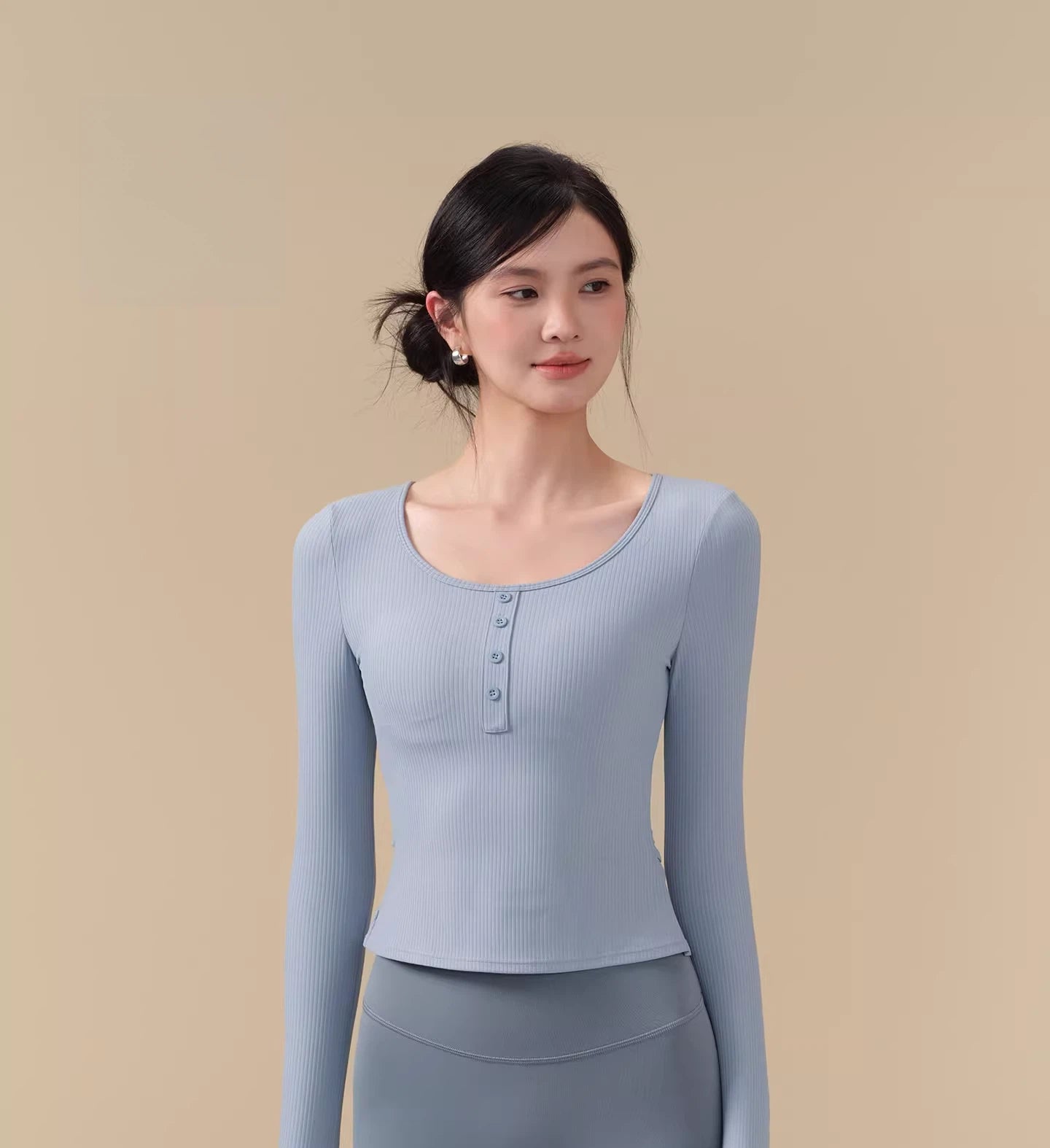 With chest pads, Wear nude and breathable fitness long sleeves