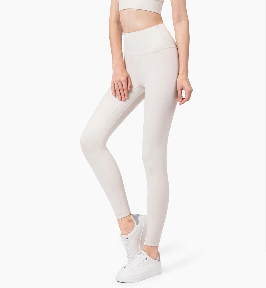 Cropped pants are worn outside the anti-roll edges