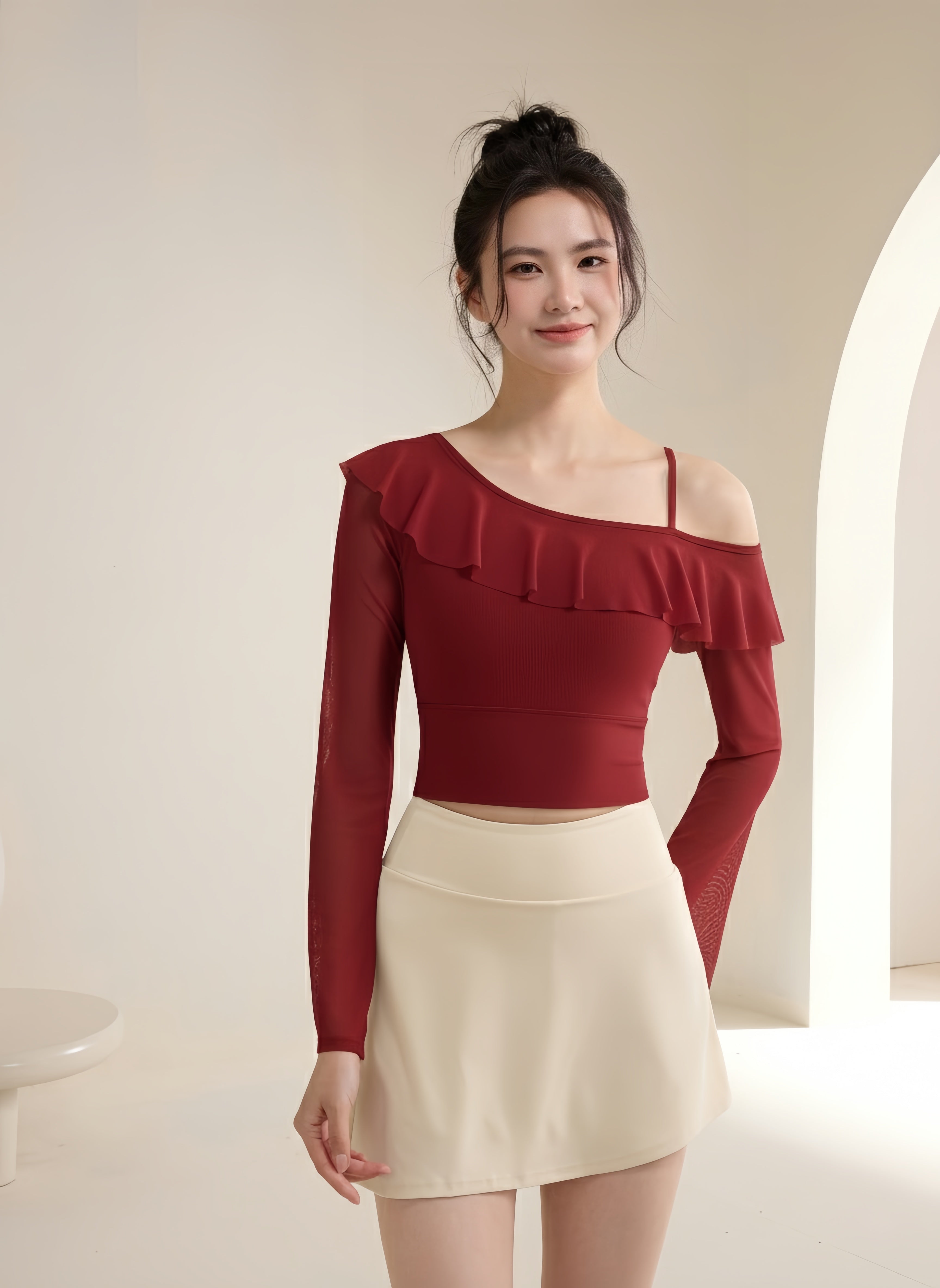 Chic & Slimming Long Sleeve Sports Tee for Yoga & Fitness