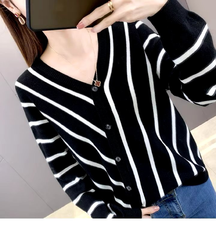 Casual Striped V-Neck Losse Knitted Pullovers Button Fashion Elegant Sweaters