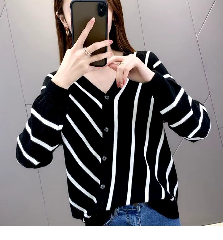 Casual Striped V-Neck Losse Knitted Pullovers Button Fashion Elegant Sweaters