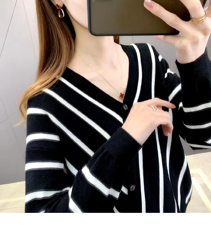 Casual Striped V-Neck Losse Knitted Pullovers Button Fashion Elegant Sweaters