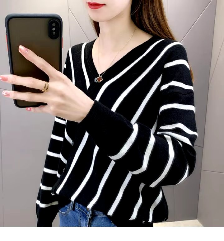 Casual Striped V-Neck Losse Knitted Pullovers Button Fashion Elegant Sweaters