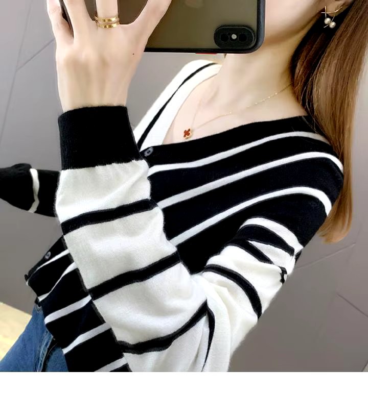 Casual Striped V-Neck Losse Knitted Pullovers Button Fashion Elegant Sweaters