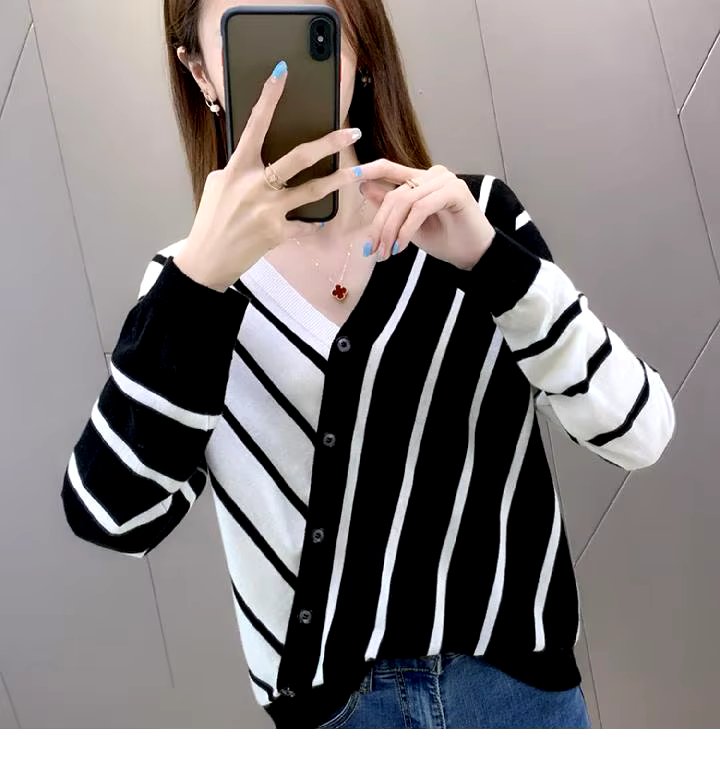 Casual Striped V-Neck Losse Knitted Pullovers Button Fashion Elegant Sweaters