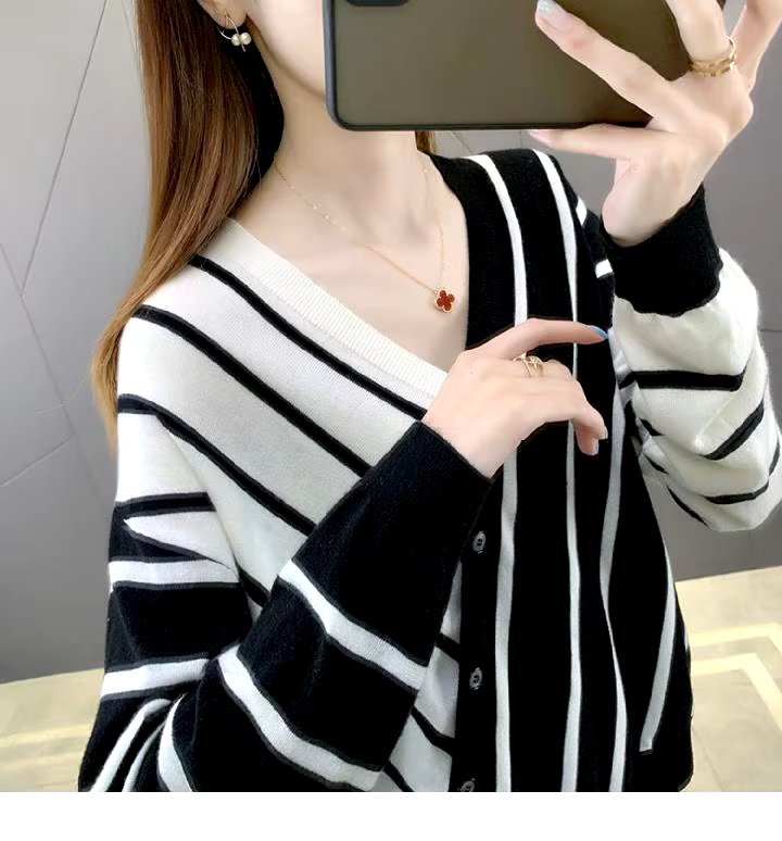 Casual Striped V-Neck Losse Knitted Pullovers Button Fashion Elegant Sweaters