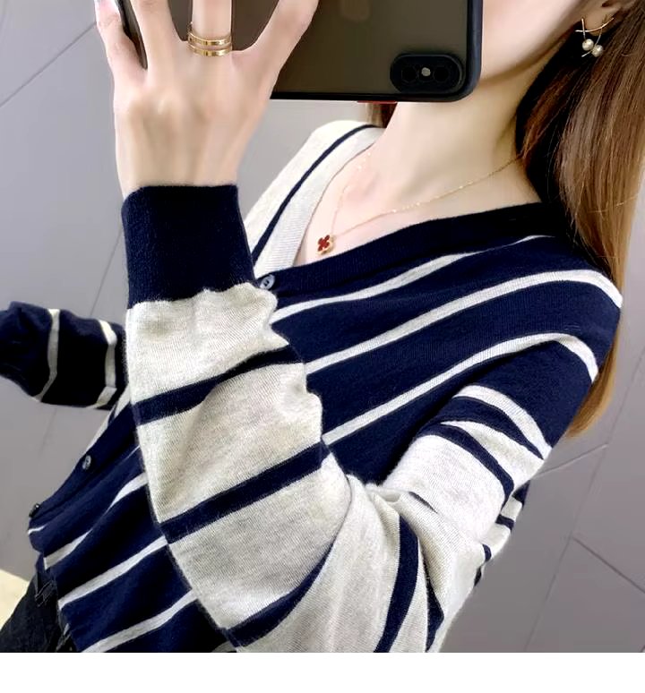 Casual Striped V-Neck Losse Knitted Pullovers Button Fashion Elegant Sweaters