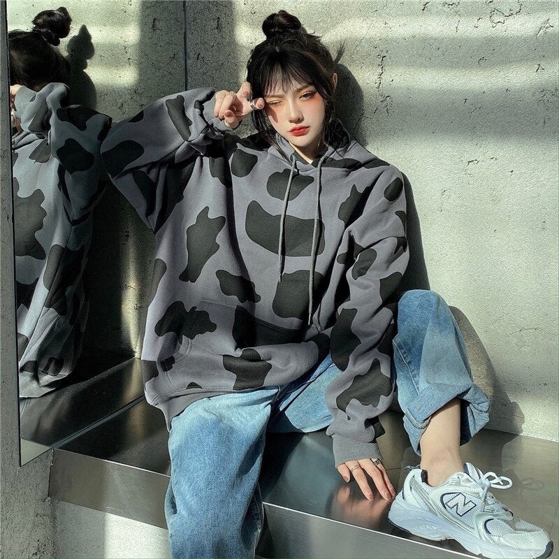 Cow Print Long-Sleeved Hooded Pullover Sweatshirt