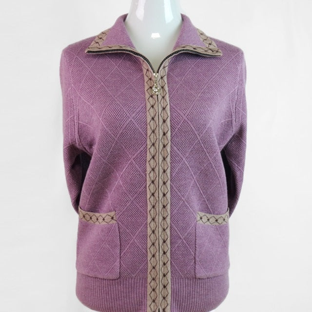 Middle Aged And Elderly Wear Heavy Coats Sweaters