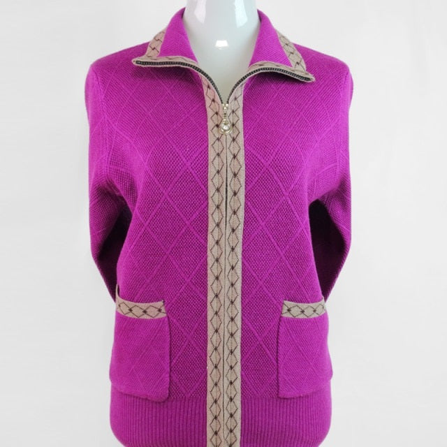 Middle Aged And Elderly Wear Heavy Coats Sweaters