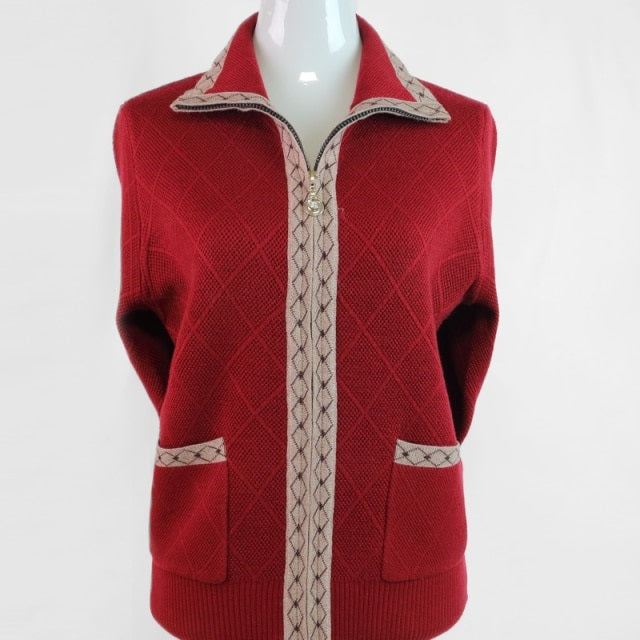Middle Aged And Elderly Wear Heavy Coats Sweaters