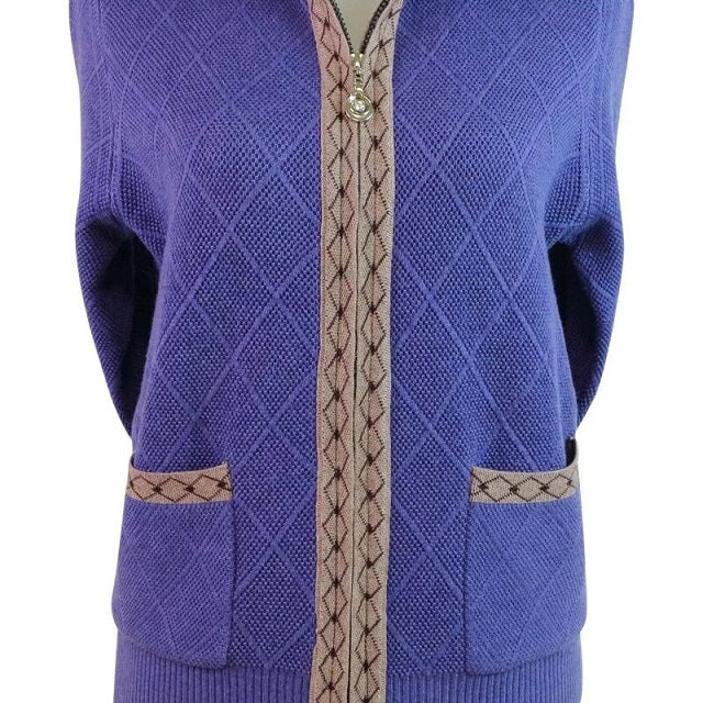 Middle Aged And Elderly Wear Heavy Coats Sweaters