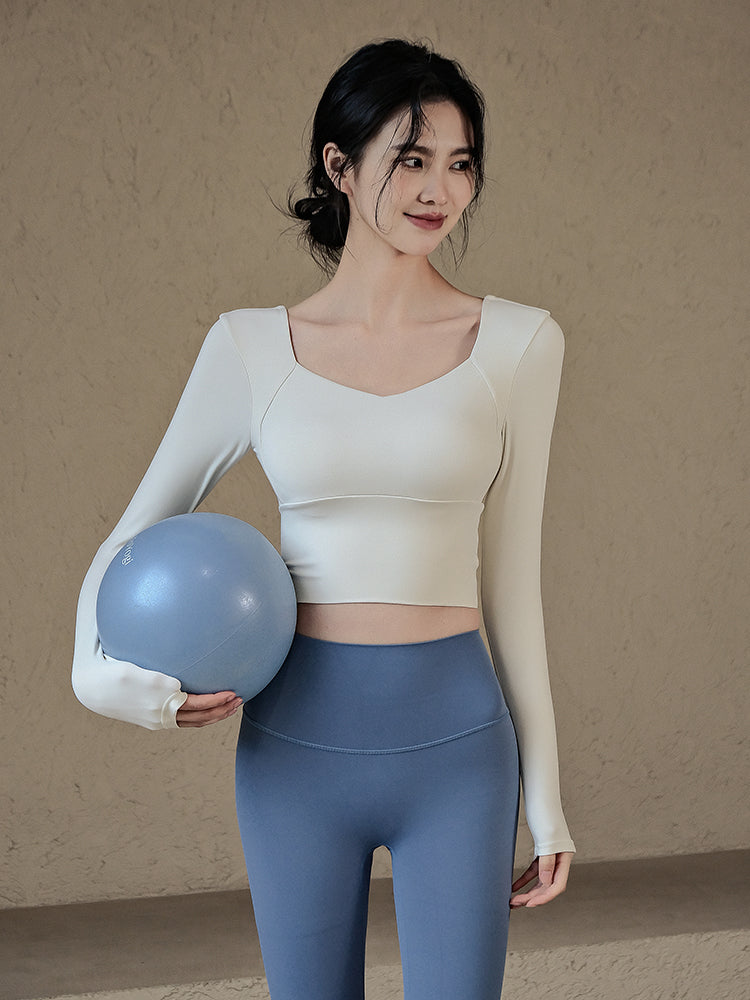 Professional long sleeves with chest pads