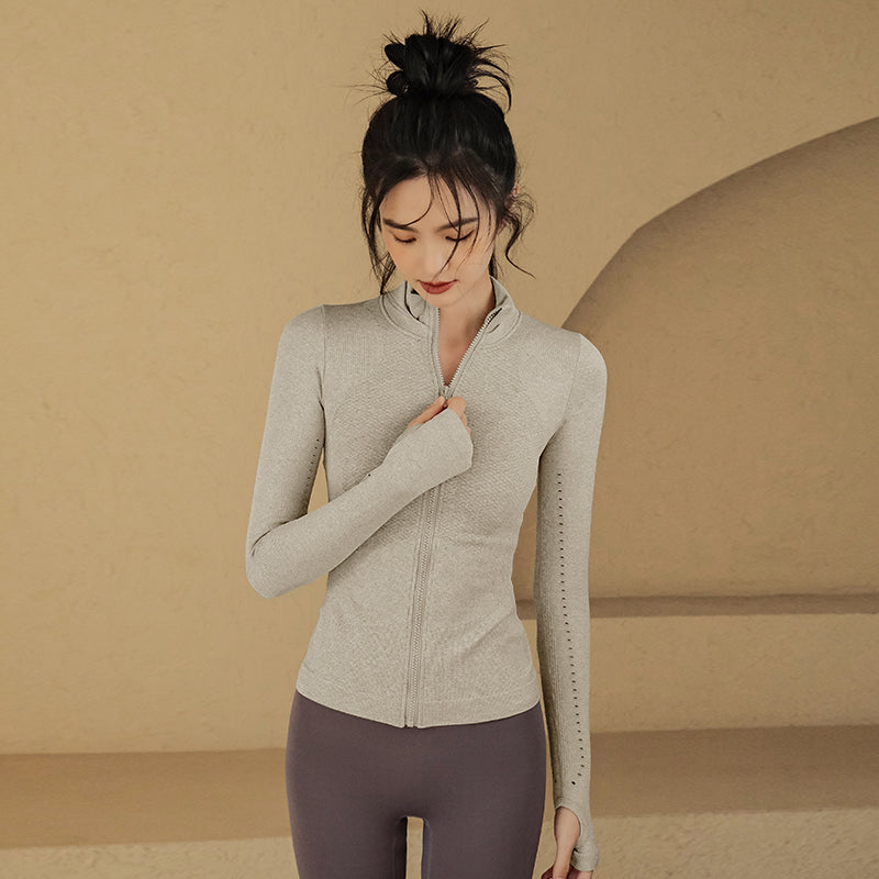 Zip-fitting jacket
