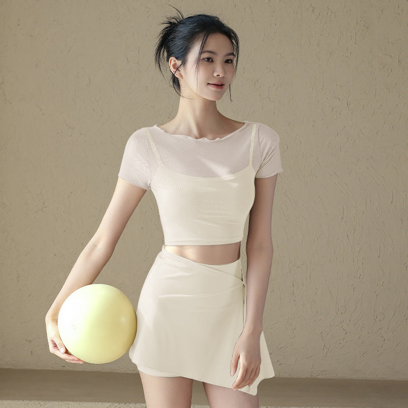 Stunning with short sleeves with chest pads