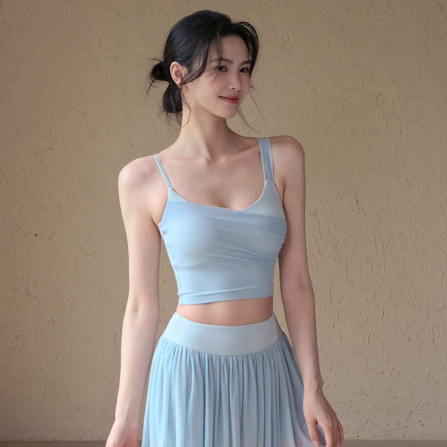 An all-in-one high-quality crossover beauty back tucked breasts fitness bra