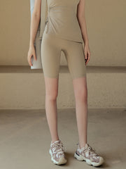 Tight quick-drying trousers