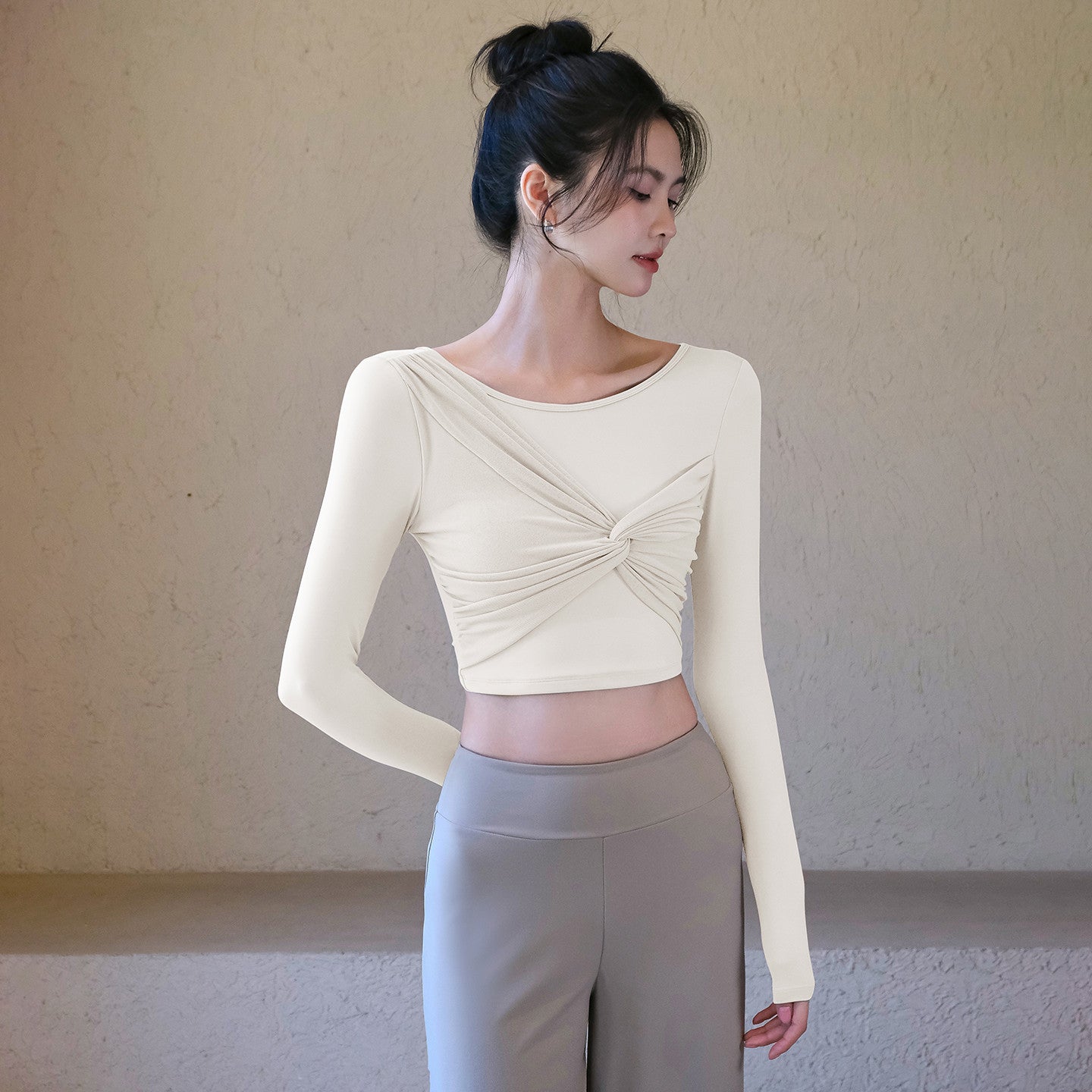 Sexy beautiful back sports long sleeves