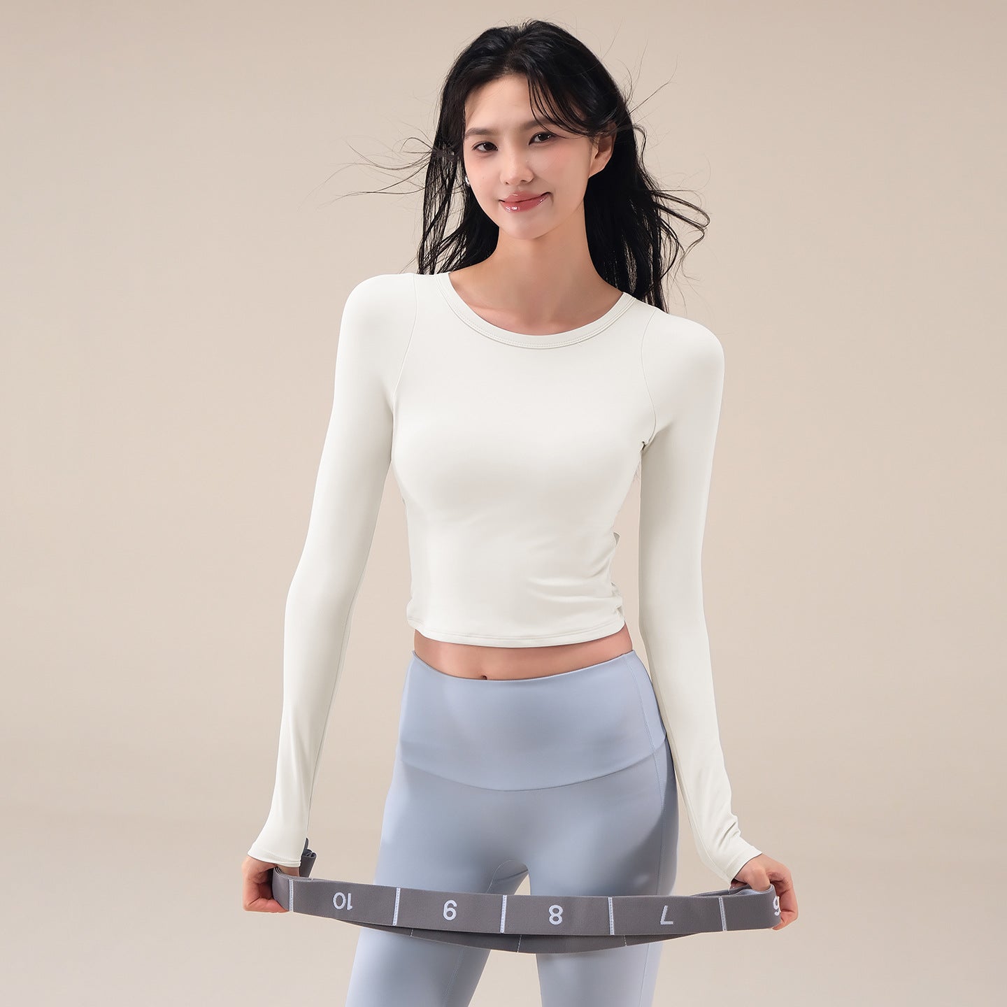 Slim sports cut-out beautiful back T-shirt