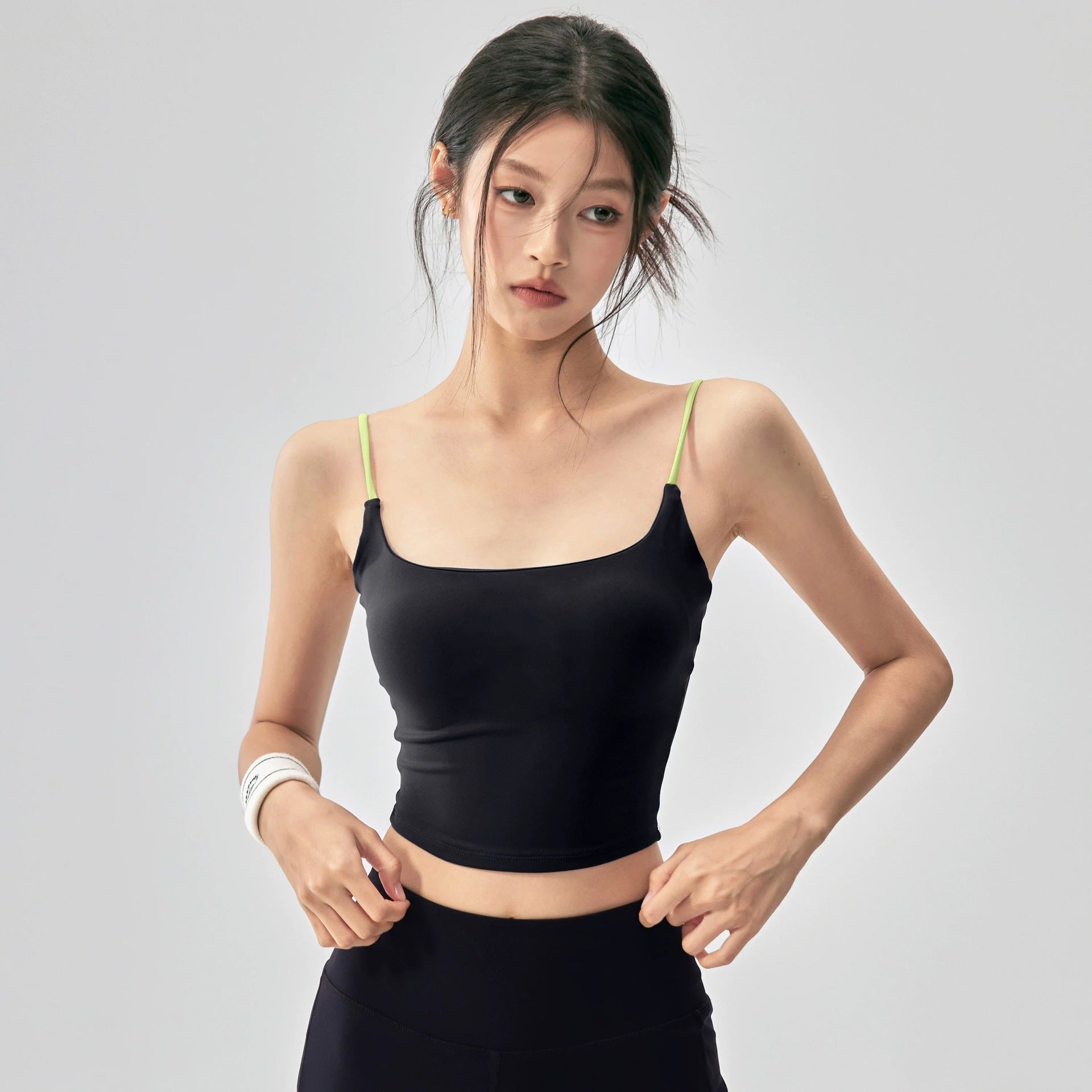Integrated shockproof suspender contrast vest