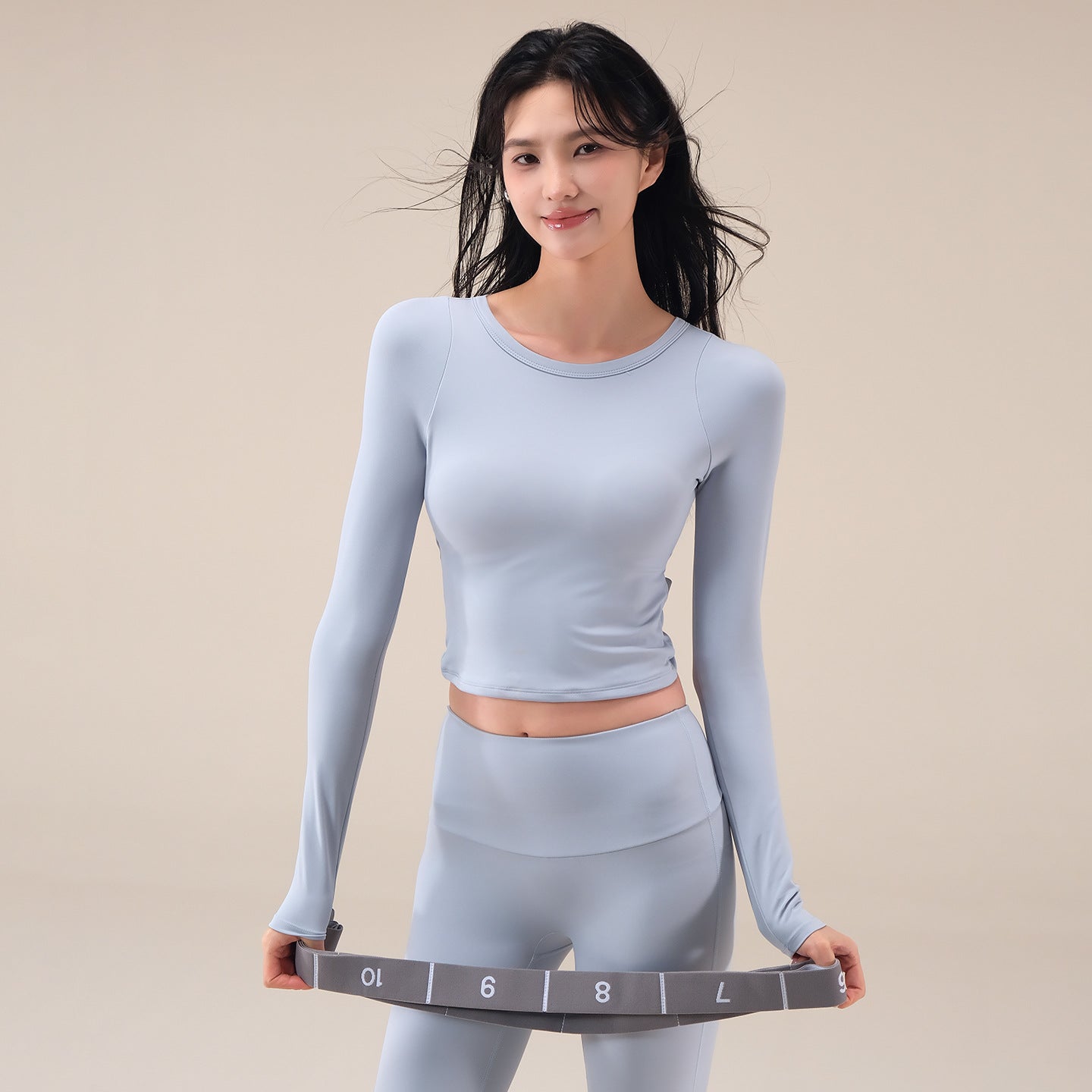 Slim sports cut-out beautiful back T-shirt