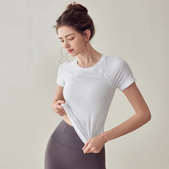 The round neck is slim, Light and light, Breathable and sporty short sleeves