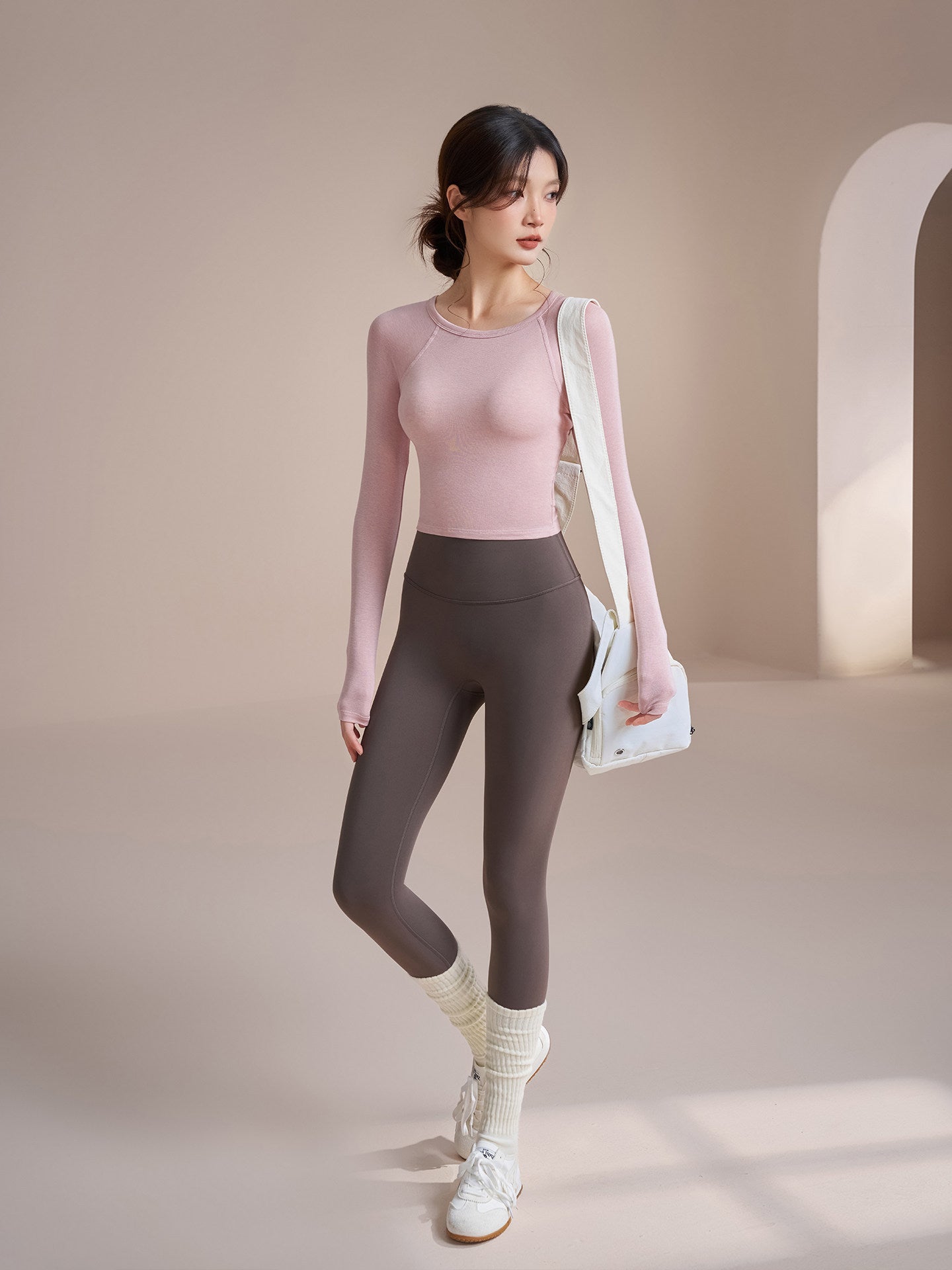 Skin-friendly and soft, Front and back, Wear yoga long sleeves