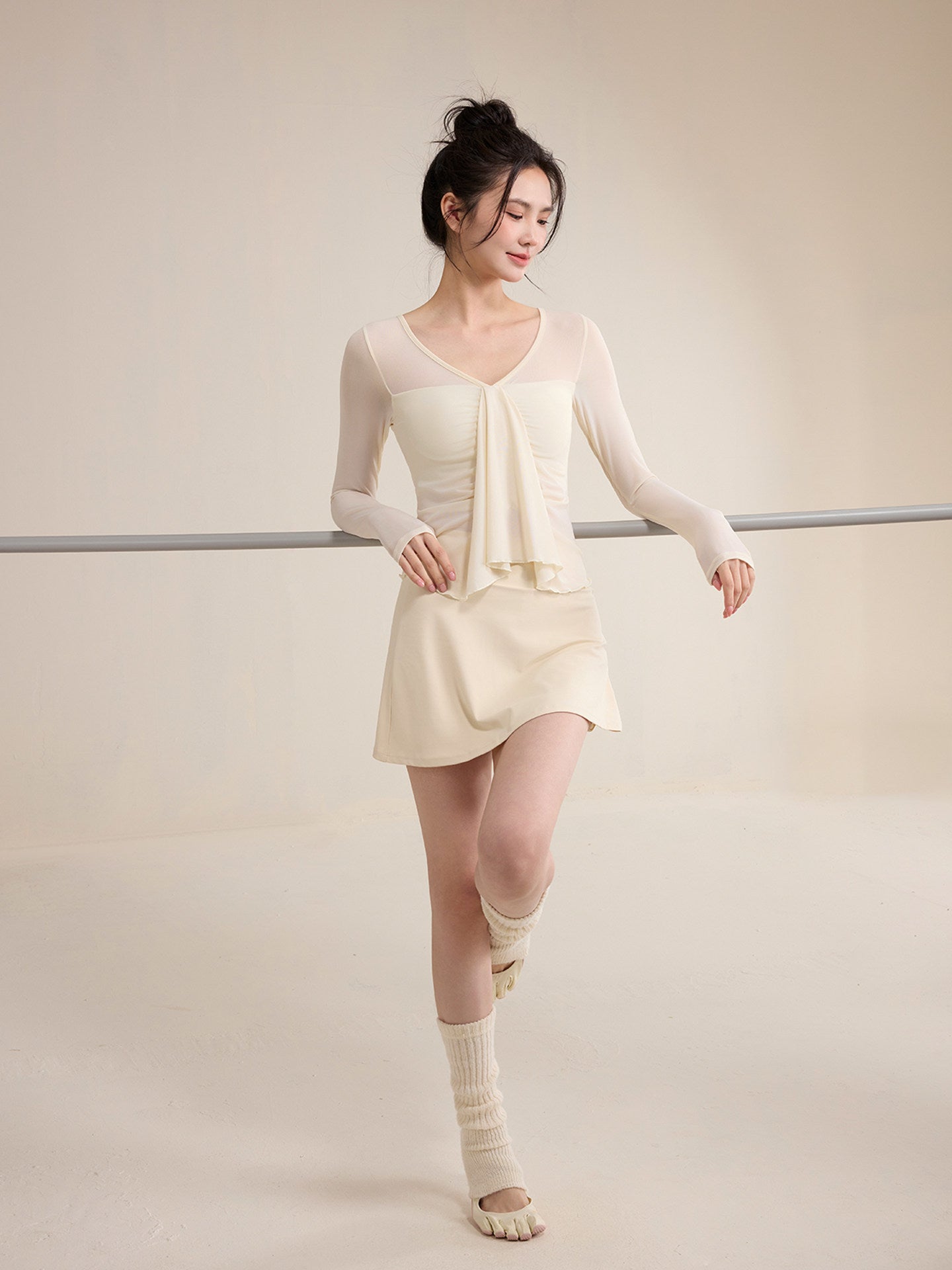 Sexy V-Neck Mesh Long Sleeve Workout Shirt - Breathable Yoga Tee