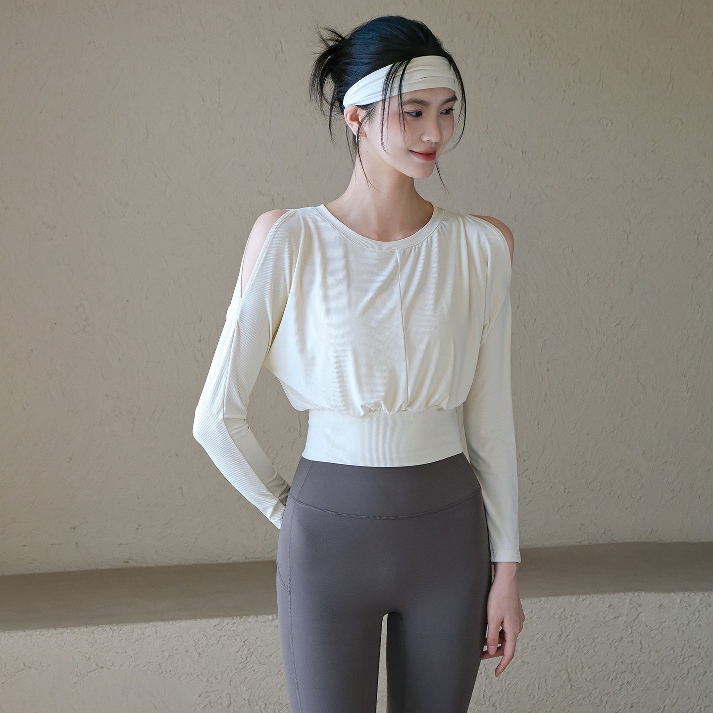 Waist slimming sexy off-the-shoulder fitness top
