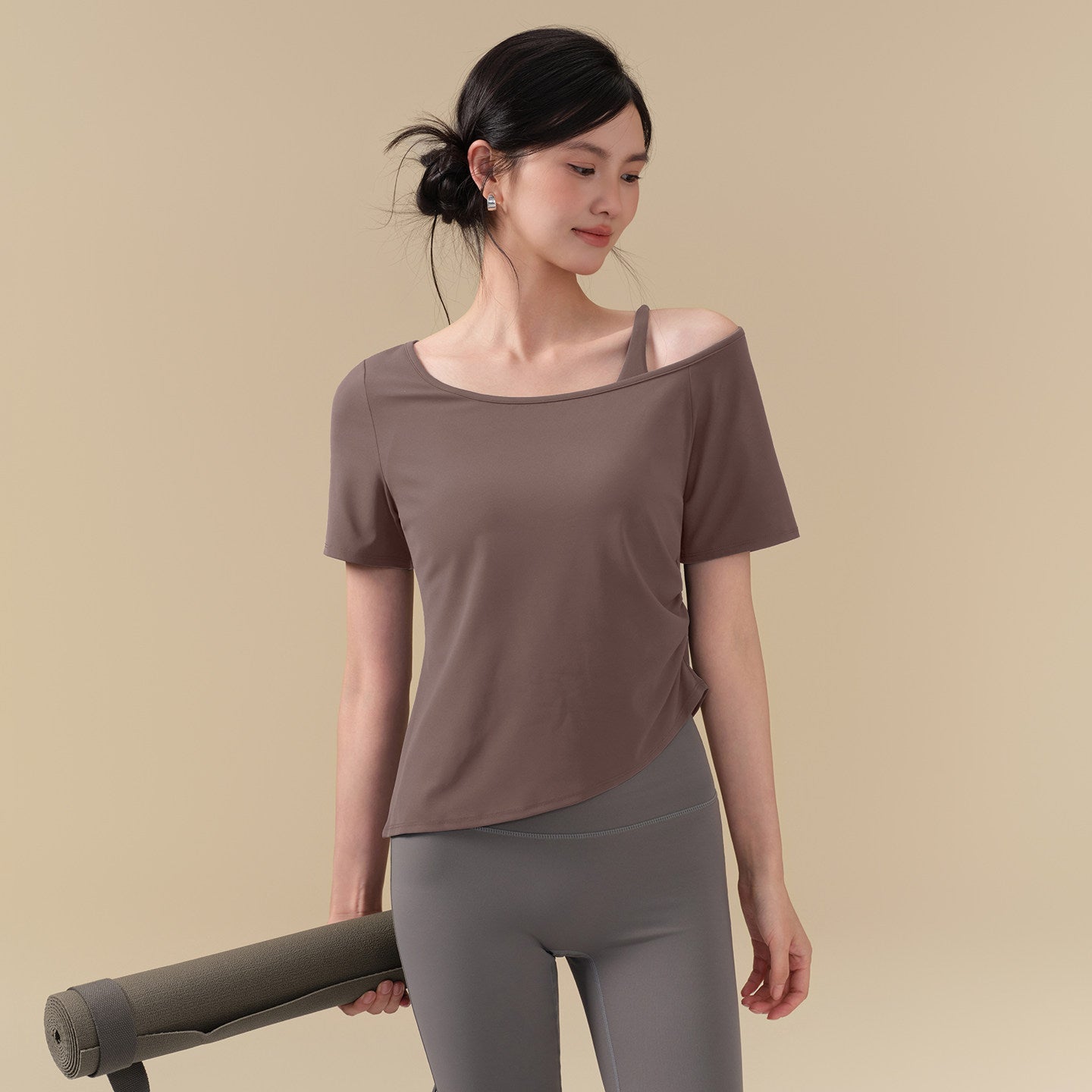 Asymmetrical Collar Side Ruched Slimming Athletic T-shirt