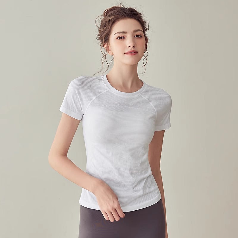 The round neck is slim, Light and light, Breathable and sporty short sleeves