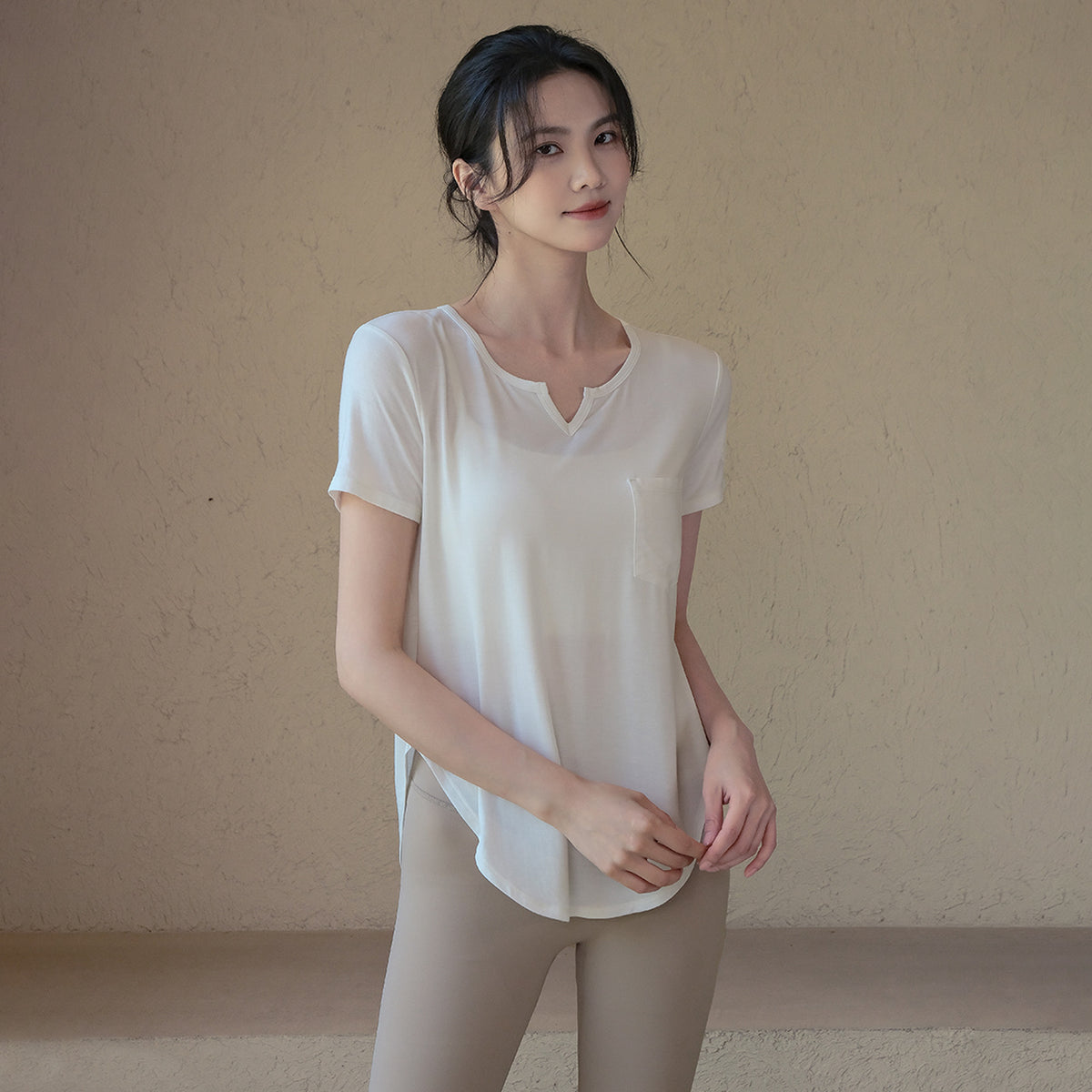 Loose, Light, Breathable sports blouse with short sleeves