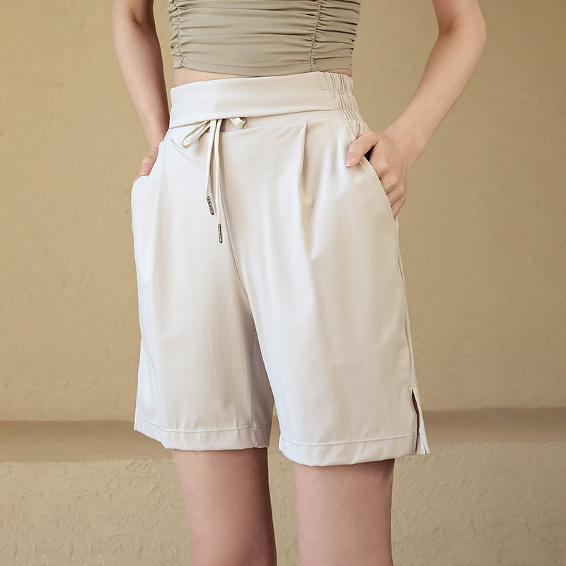 Loose high-waisted cropped pants