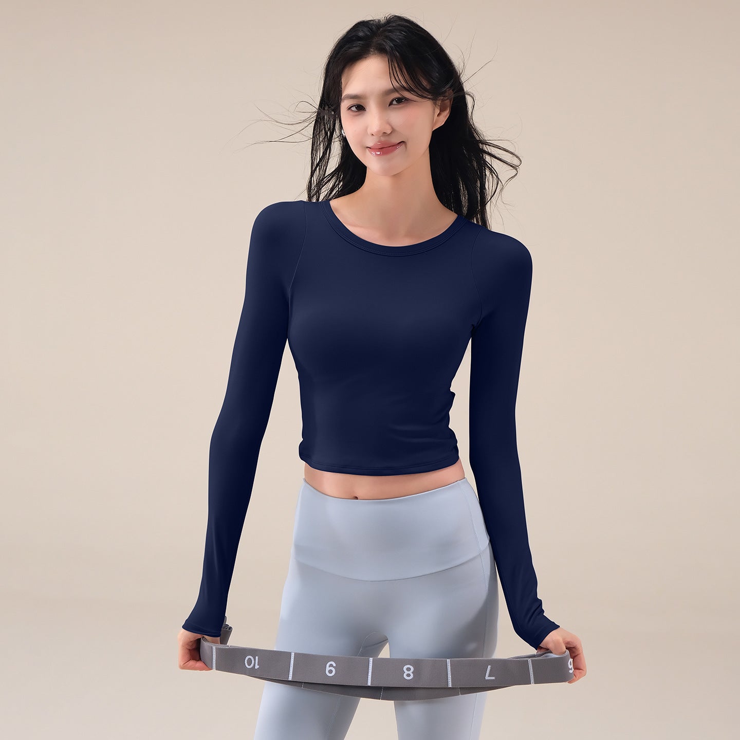Slim sports cut-out beautiful back T-shirt