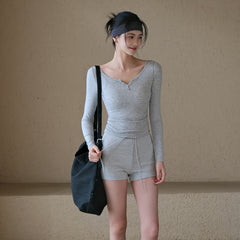 Slim and comfortable yoga clothes with long sleeves