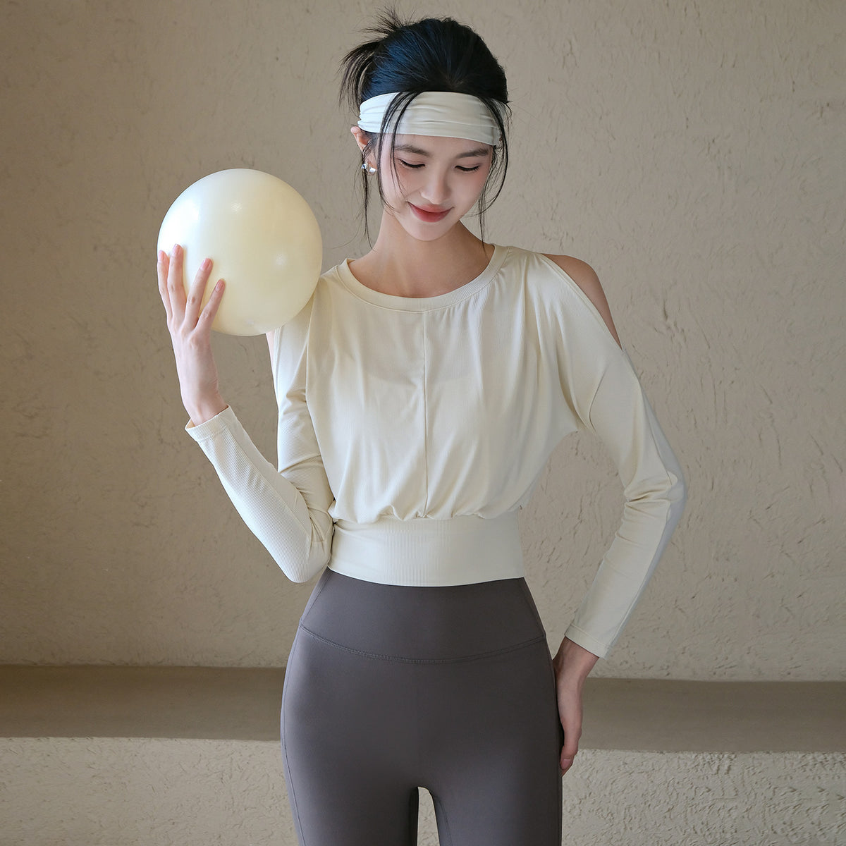 Waist slimming sexy off-the-shoulder fitness top